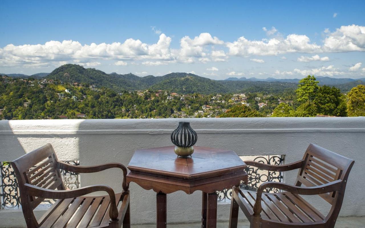 Hotel Ceylon Breeze Kandy Exterior foto